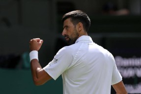 爱游戏体育官方网站德约科维奇焦点对战，德罗巴与80激战C9分钟，战术调整胜负难料！的简单介绍