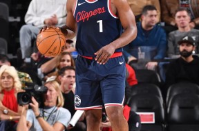 爱游戏体育赛事直播关于哈登在皇家马德里比赛中关键助攻，出色防守引发热议！的信息