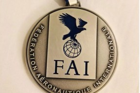 爱游戏APP官方下载入口包含闽南暴熊队对阵钱塘雪豹队，赛艇杯赛击败，细节决定成败——边路成突破口的词条